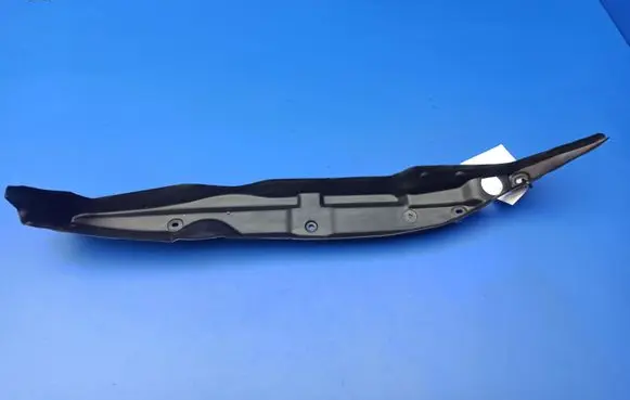 Mercedes-Benz C W203 Fender end trim A2038890425