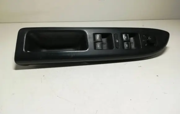 Volkswagen Golf Plus Electric window control switch 5M1867371C
