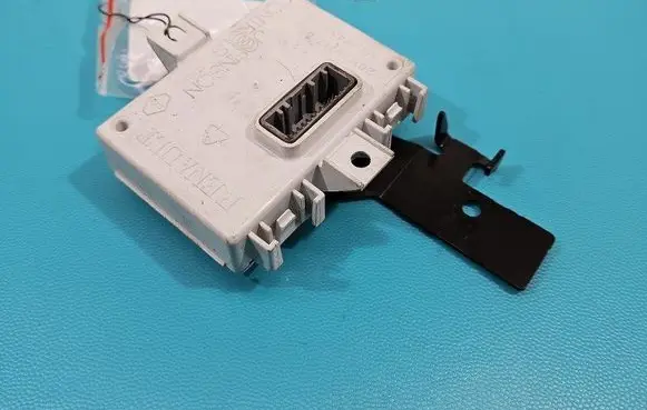Renault Fluence Central body control module 283467937R IMPRK1363065