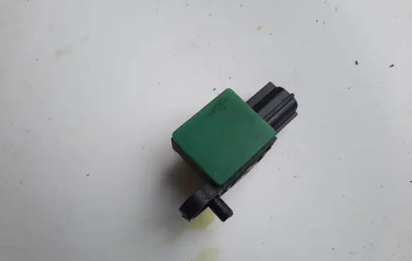 Volkswagen PASSAT CC Airbag deployment crash/impact sensor 391229 5N0959351