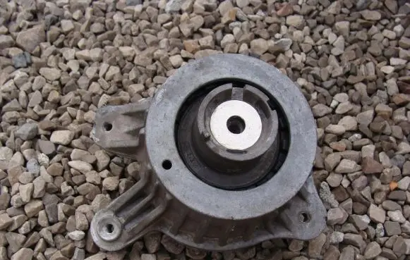Mercedes-Benz E W213 Engine mount vacuum valve 