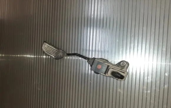 Toyota Avensis T270 Accelerator throttle pedal 7811005020