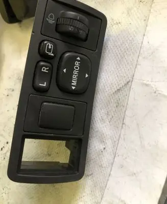 Lexus IS 220D-250-350 Wing mirror switch 183575