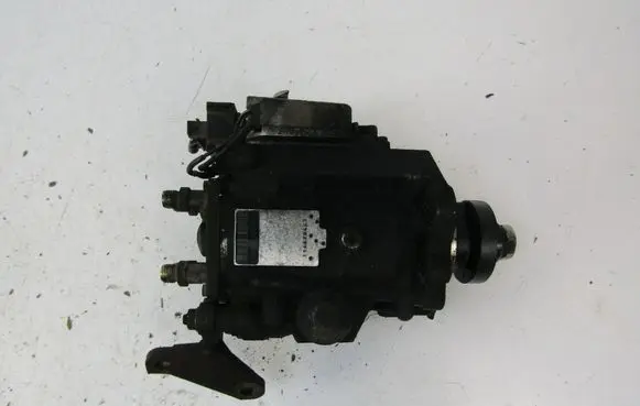 Ford Mondeo Mk III Fuel injection high pressure pump 