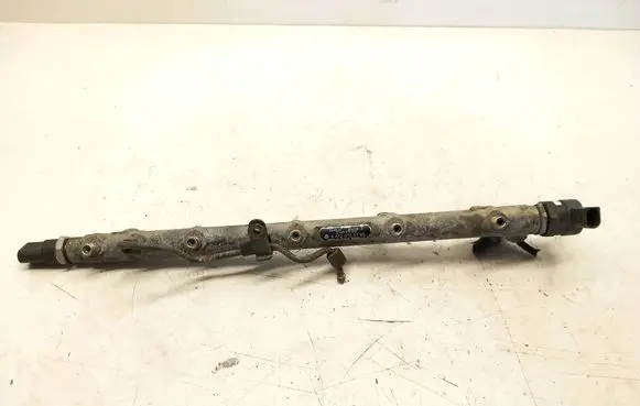 Mercedes-Benz E W211 Fuel main line pipe A6120700195 0445215012