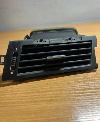 BMW 5 E60 E61 Quarter panel pressure vent 14121810 D134