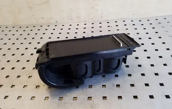 Cup holder front