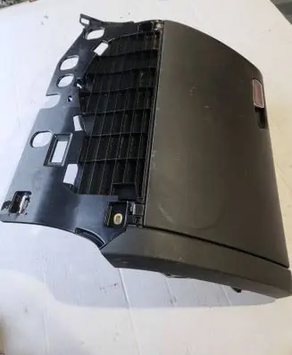 Glove box