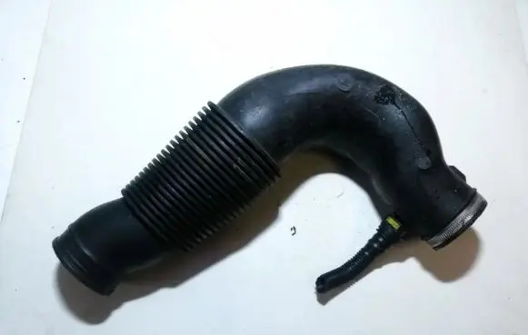 Air intake hose/pipe