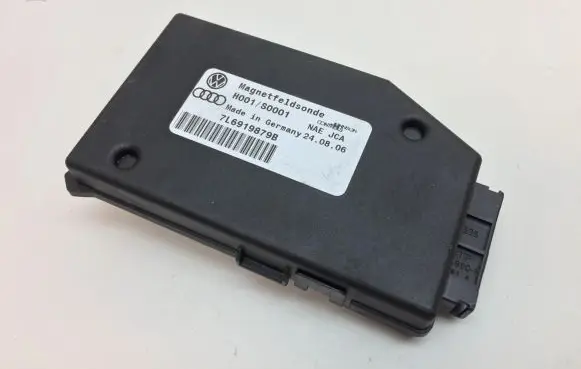Volkswagen Touareg I Other control units/modules 7L6919879B