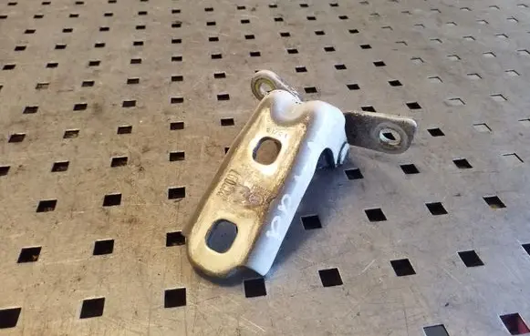 Chevrolet Orlando Front door lower hinge P12097