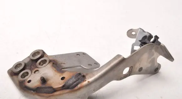 Volvo S90, V90 Muffler mount bracket/holder 31439528