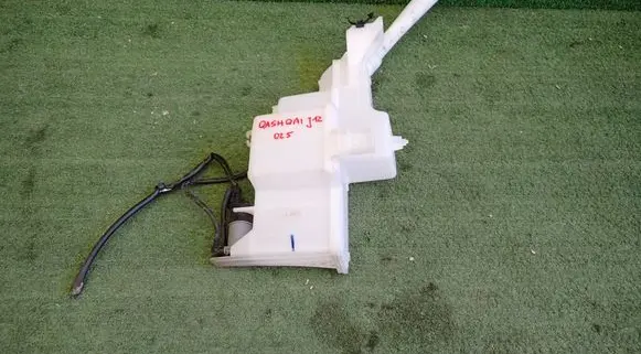 Nissan Qashqai J12 Windshield washer fluid reservoir/tank 289106UA0A