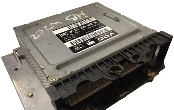 Mercedes-Benz C W202 Engine control unit/module 0245451332 60M86 T00T9087T00W
