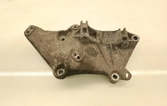 Renault Megane III Generator/alternator bracket 8200100148