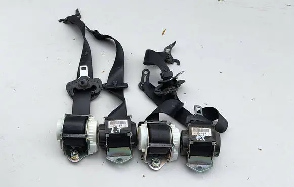 BMW 1 E81 E87 Front seatbelt