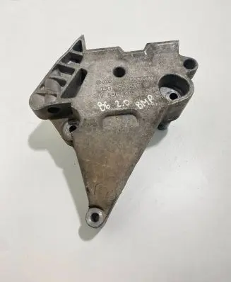 Volkswagen PASSAT B6 Engine mounting bracket 03G199207G