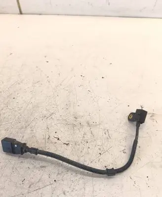 Skoda Fabia Mk2 (5J) Crankshaft position sensor 9805940