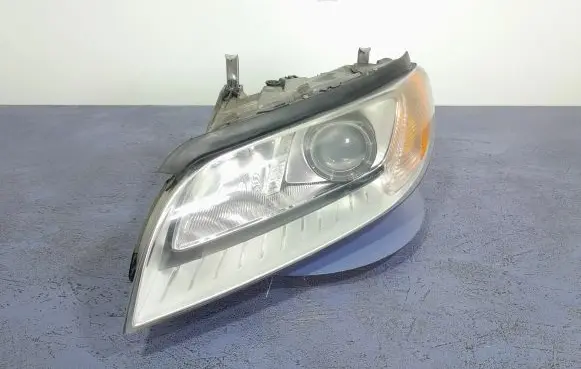 Volvo S80 Headlight/headlamp 30796133