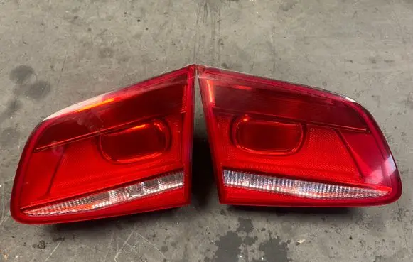 Volkswagen PASSAT B7 Tailgate rear/tail lights 3AE945094J 3AE945093K