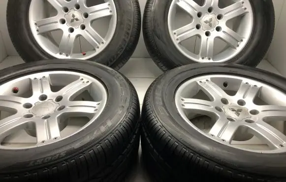 Mitsubishi L200 R18 alloy rim 