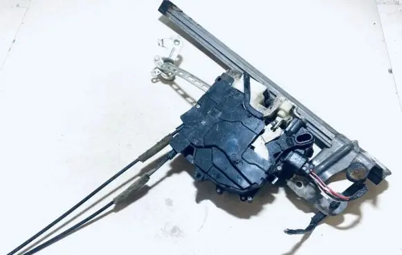 Mitsubishi Outlander Front door lock