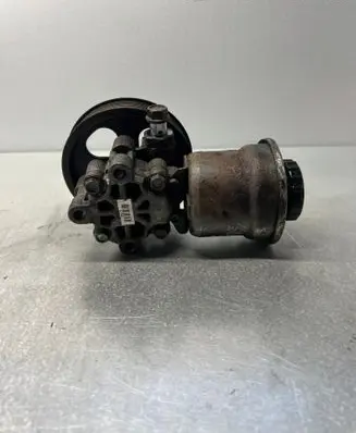 Toyota Avensis T250 Power steering pump 4431005120