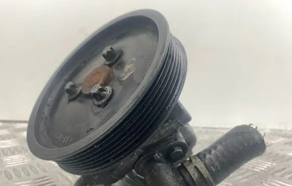 Mercedes-Benz C W203 Power steering pump A0044661301