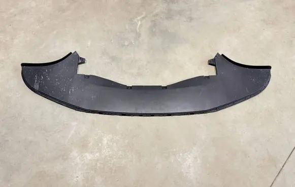 Front bumper lip