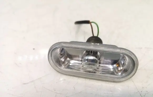 Volkswagen PASSAT B5.5 Front fender indicator light 1J0949117