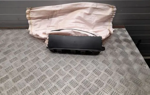 Tesla Model S Knee airbag 100525900E