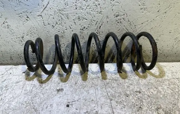 Toyota Corolla Verso AR10 Rear coil spring