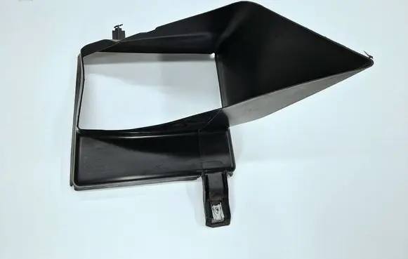 BMW M5 F90 Intercooler air channel guide 8059681 51748059681