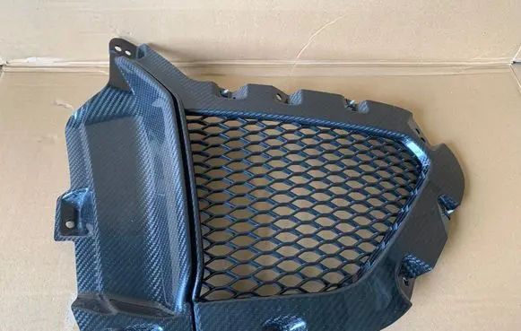 Maserati Levante Front bumper lower grill 670119779