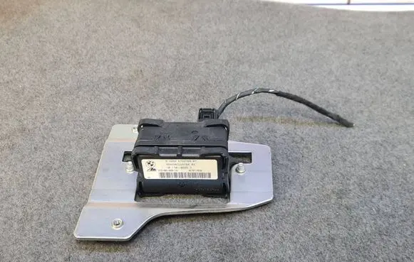 BMW 3 E90 E91 ESP acceleration yaw rate sensor 6762769 10170103253 SC300C020121