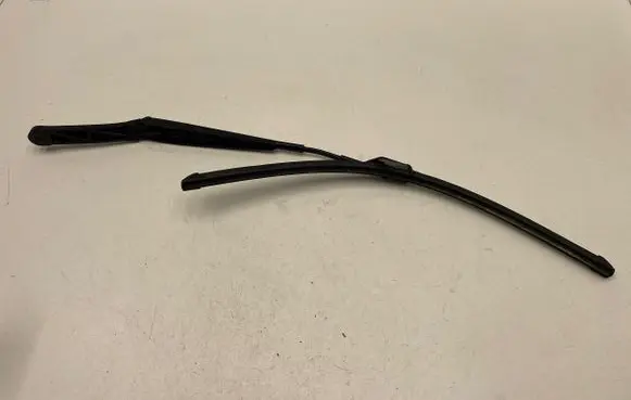 Windshield/front glass wiper blade