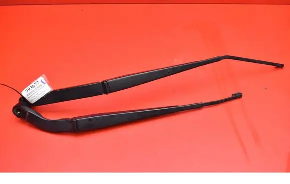 Nissan Leaf I (ZE0) Front wiper blade arm