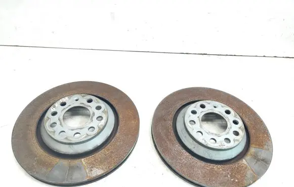 Volkswagen Golf VII Rear brake disc