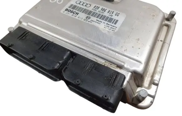 Audi A4 S4 B6 8E 8H Engine control unit/module 038906019GG 0281010813