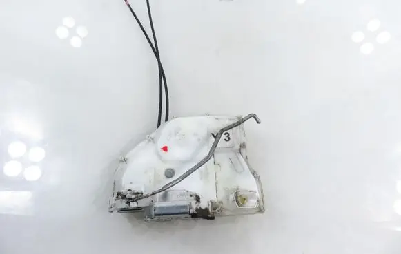Suzuki SX4 Front door lock 