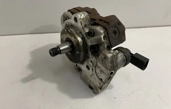 BMW 5 E60 E61 Mechanical fuel pump 7804409
