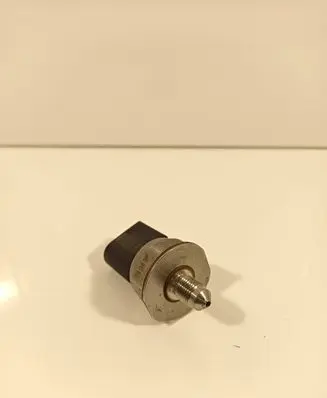 Fuel pressure sensor