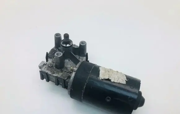 Volkswagen New Beetle Wiper motor 1J1955113A