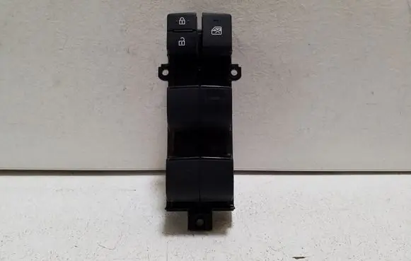 Toyota Yaris Cross Electric window control switch 840400D030 TM0D03