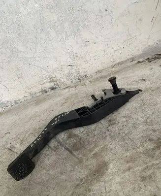 Opel Astra K Brake pedal