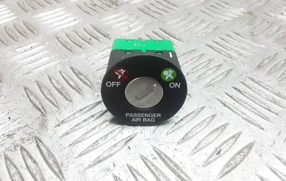 Hyundai Santa Fe Passenger airbag on/off switch 