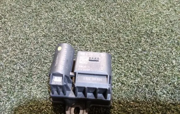 Glow plug pre-heat relay