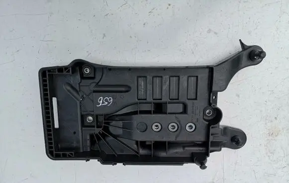 Volkswagen Polo VI Intercooler air guide/duct channel 2Q0915331