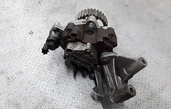 Renault Megane II Fuel injection high pressure pump 8200108225 0445010075