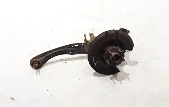 Rear wheel hub